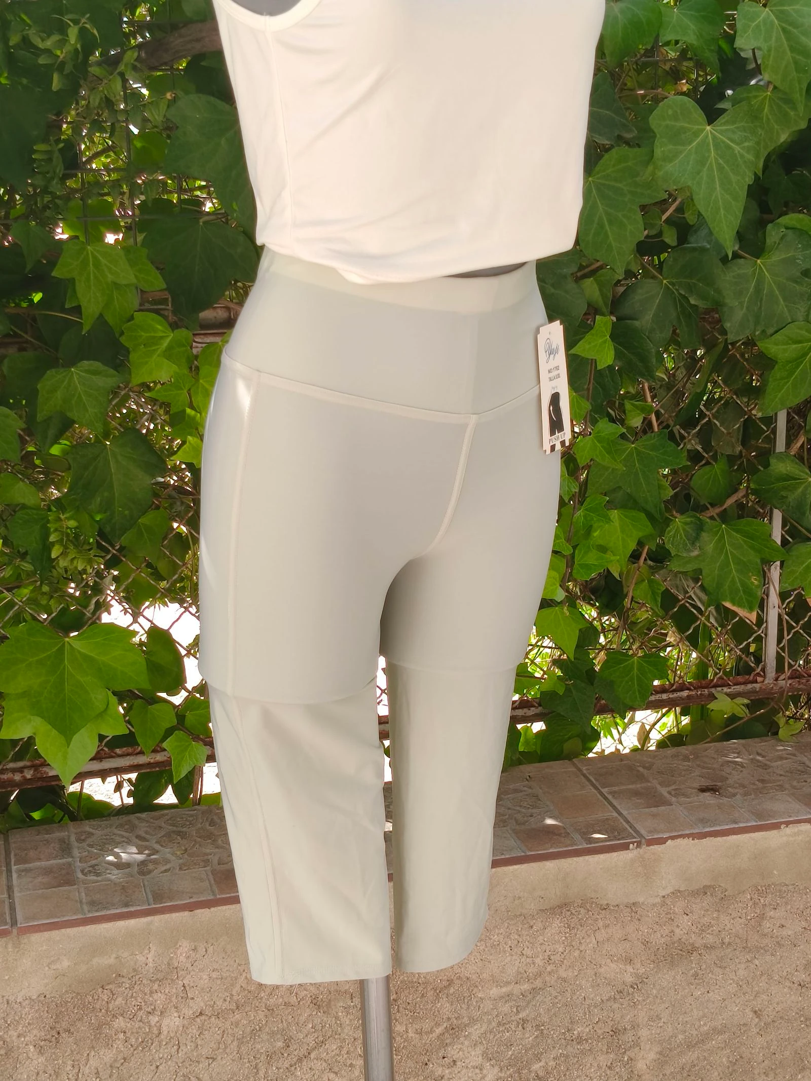 Lichte grijze capri sportlegging - Push Up effect – photo 2